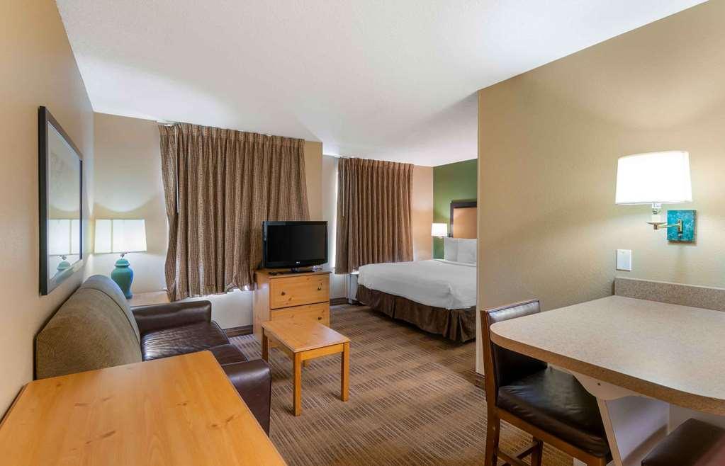Extended Stay America Suites - Kansas City - Overland Park - Nall Ave Room photo